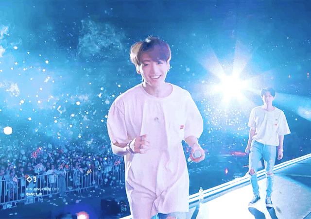 防弹少年团 BTS 甜酒果 果果 小七 黄金忙内 田柾国 动图 GIF