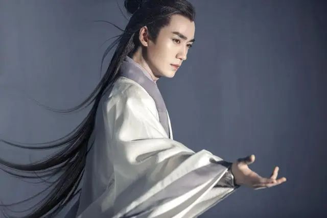 朱一龙_壁纸