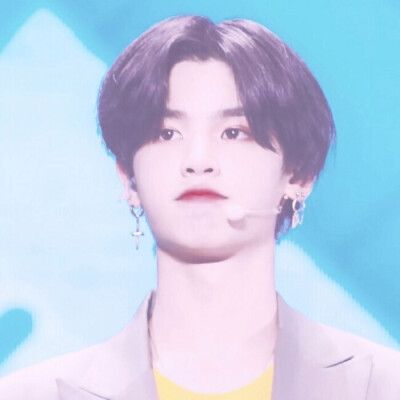 黄明昊 justin