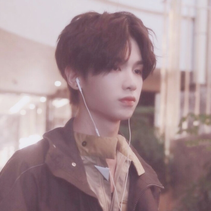 黄明昊 justin