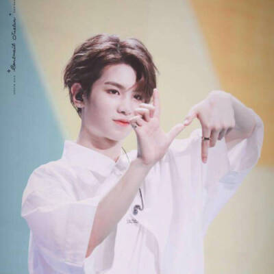 黄明昊 justin