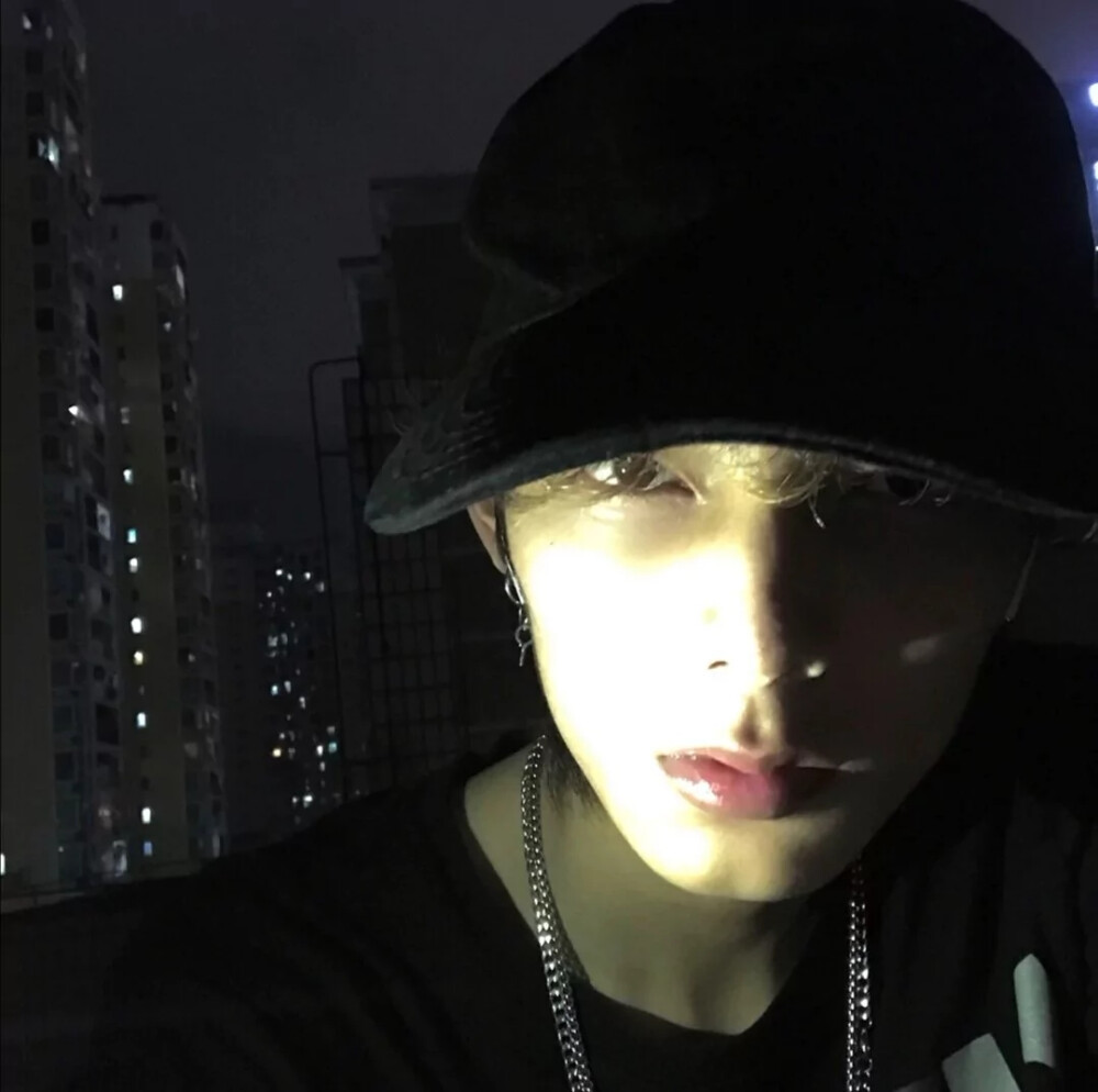 男头男生头像二转注明言妩