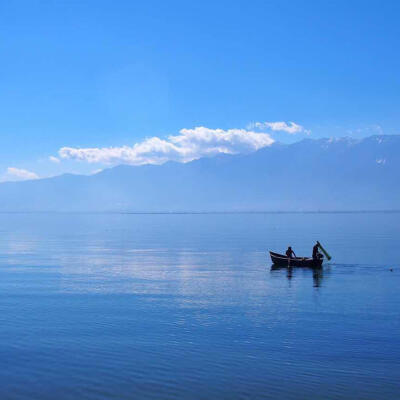 【大海·蓝色·背景】
/·愿喜❤️
拿图点赞？伸手党直接砍死？【逐渐暴躁】