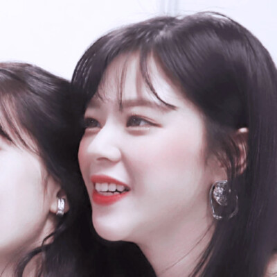 效定摸三人闺头。
江故挽。