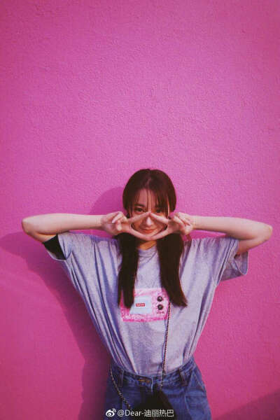 迪丽热巴/女头/壁纸/背景图
抱图请评论dd。
我是靓妹语忆。