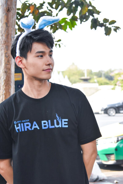 小地球简直不要太可爱好不好，真的是一只小腰精啊
japhachara在《待到重逢时》的造型太帅了，完全在我的审美点上哈哈，剧外也超级帅啊