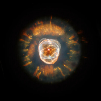 你生日当天的宇宙
1月11日 图源NASA
哈勃望远镜
2000年1月11日的Eskimo Nebula，爱斯基摩星云