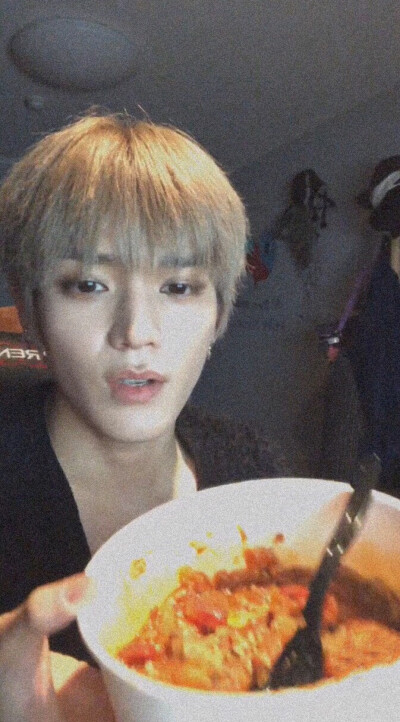 李泰容壁纸/自制/抱图dd