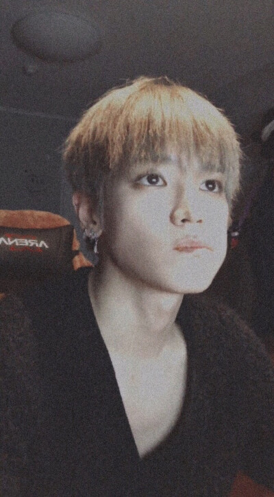 李泰容壁纸/自制/抱图dd