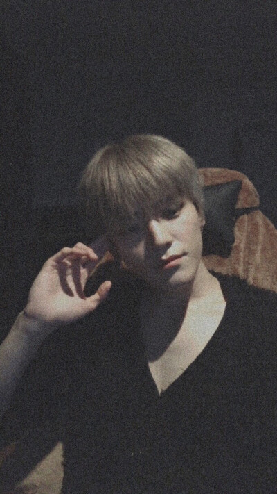 李泰容壁纸/自制/抱图dd