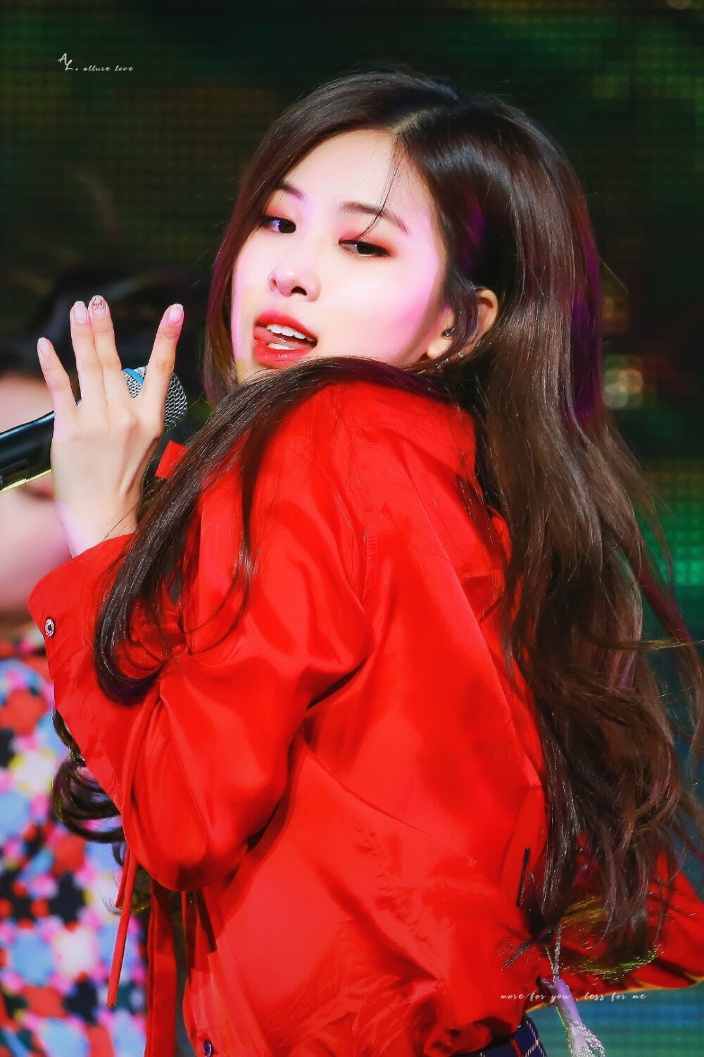 朴彩英79rose 红衣