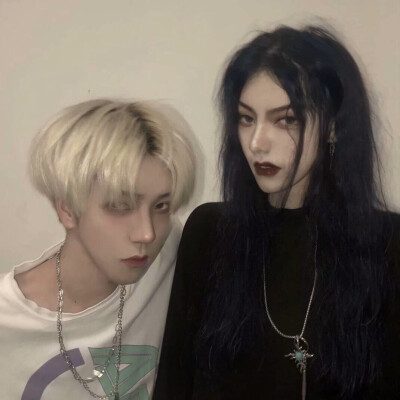 情侣头像
喜欢关注 dt小何在吗
源林奕然