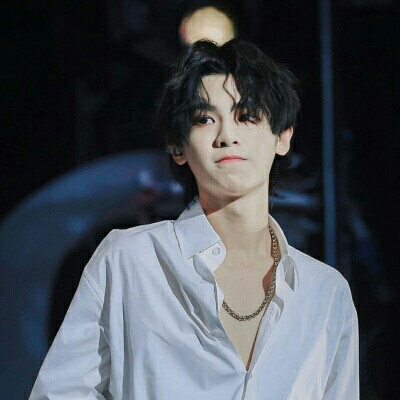 黄明昊