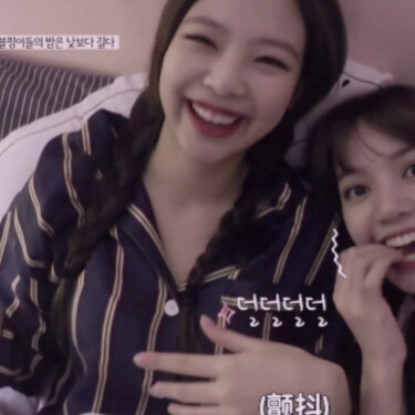 jennie金智妮 lisa
jisoo金智秀 lisa
二传桃颊小宋