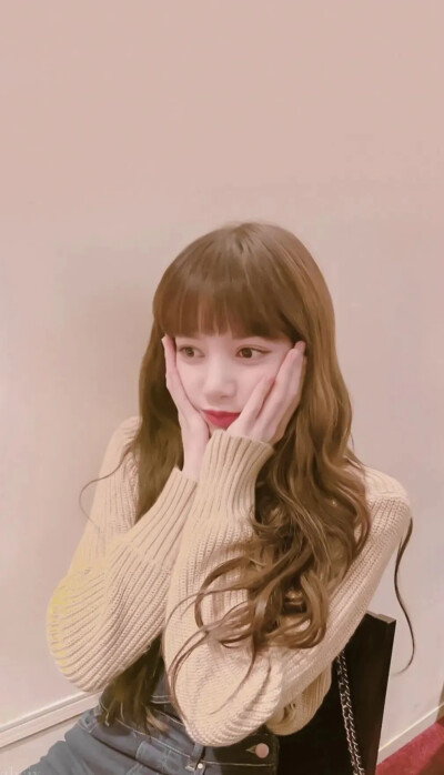 Lisa|壁纸
"希望也能成为，
你望着的那颗星。"
关注我，更多好看的壁纸头像…持续更新