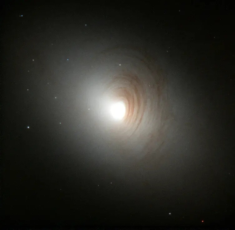 你生日当天的宇宙
1月29日 图源NASA
哈勃望远镜
1999年1月29号的Galaxy NGC 2787