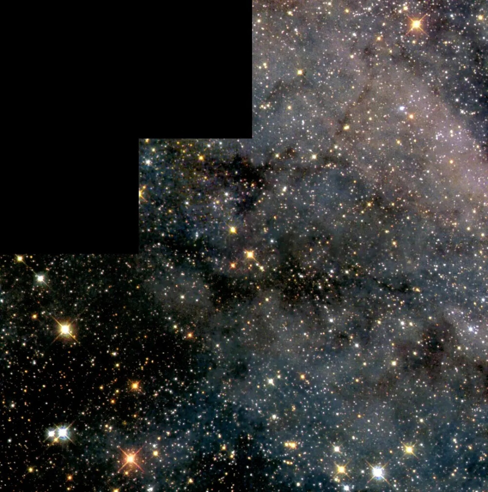 你生日当天的宇宙
1月31日 图源NASA
哈勃望远镜
1996年1月31号的Starfield in the Large Magellanic Cloud