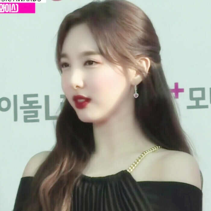 林娜琏_Nayeon
©兔子爱吃老虎肉.原截裴妤