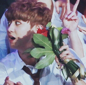 灿白情头可二改。
