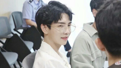 郑繁星 橙光素材 /自截 二转cr程素_