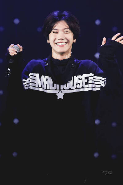 像一朵花一样piu亮～