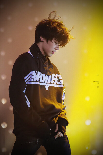 像一朵花一样piu亮～