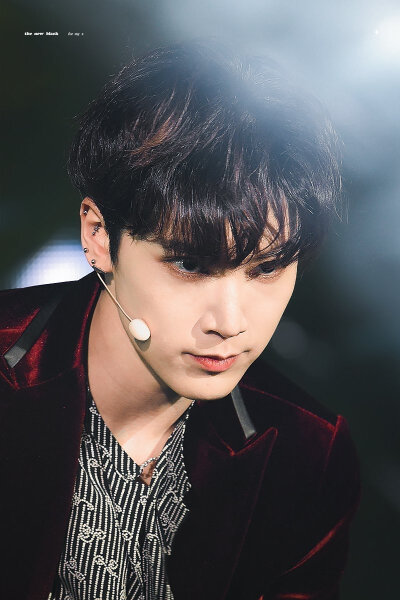 像一朵花一样piu亮～