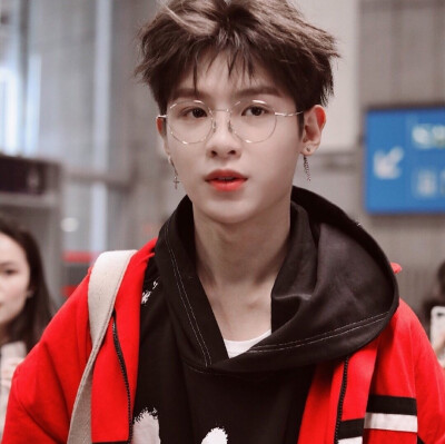 Justin黄明昊