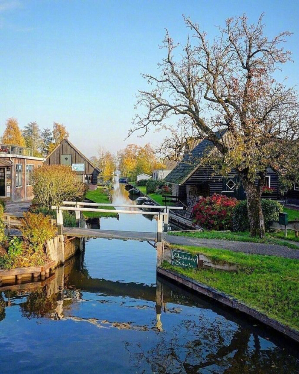 倒影-荷兰羊角村