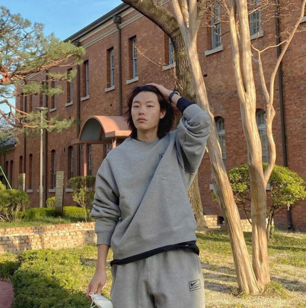 柳俊烈➕wx公粽h：阿祯杂货铺 获取更多头像