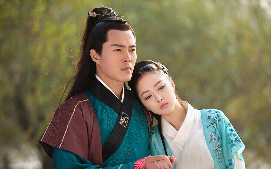 王洁曦 饰 郑洛云