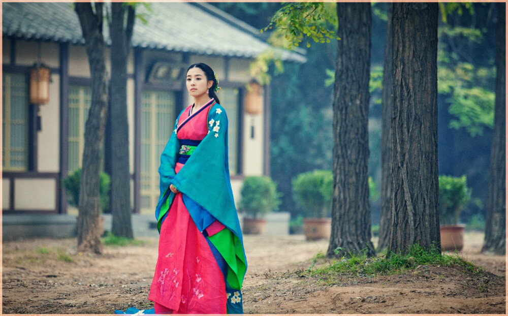 
张含韵 饰 元清锁