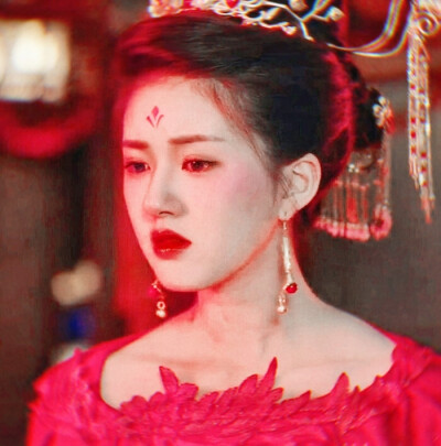 “倾我一生一世念，来如飞花散似烟”
