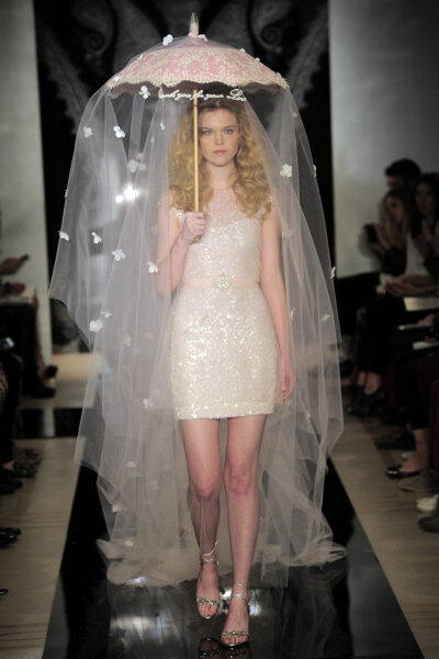 Reem Acra SS 2014 ♡
复古披纱仙气伞