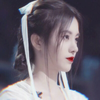 鞠婧祎头像，很不错鸭