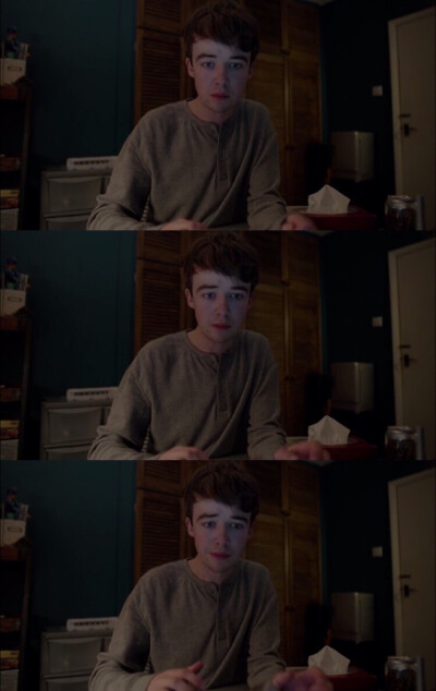 《黑镜》拼图。
Alex Lawther～