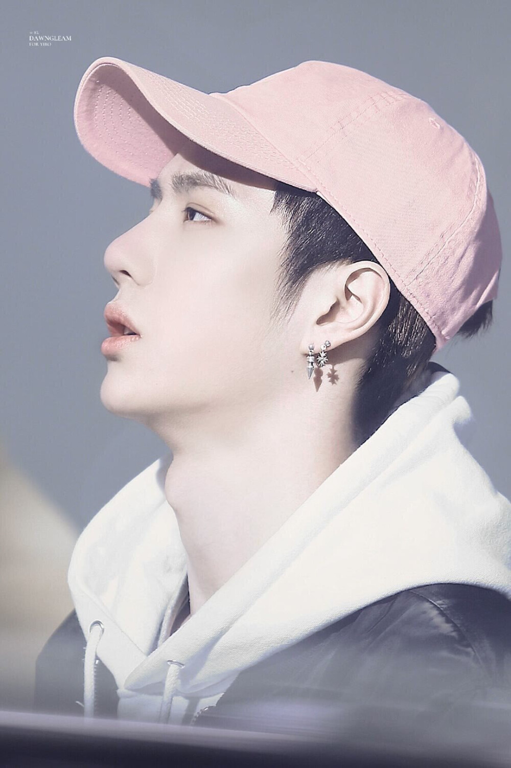 王一博壁纸 耶啵壁纸 高清 手机背景王一博