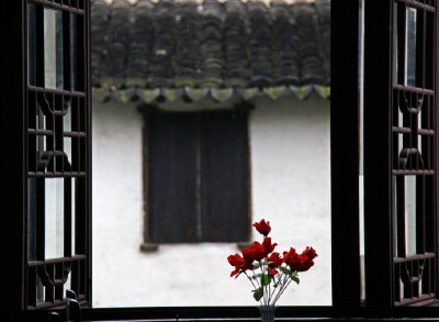 零落闲边句，逍遥事外身。村东褚草蕈，一笑得常珍。