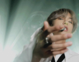 防弹少年团BTS金泰亨V
VNA