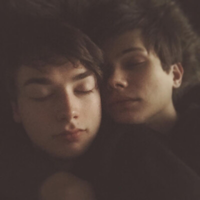 wineholics：可爱的布布和V老师( ͡°❥ ͡°)