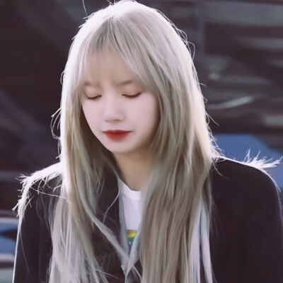 lisa//
©️顾陌兮 dbq忘记原截了