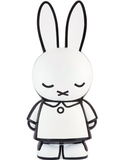 “二維的米菲”（Miffy in Two Dimensions）
祖父江慎，設(shè)計(jì)師
在日本，有許多與米菲相關(guān)的書籍都是祖父江慎設(shè)計(jì)裝幀的
