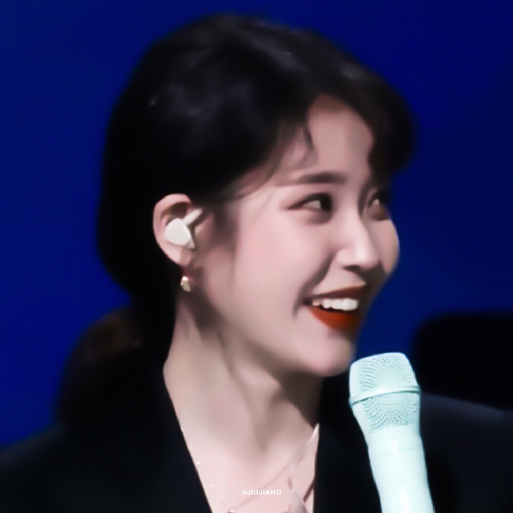 IU//by顾玖玫
原截七词