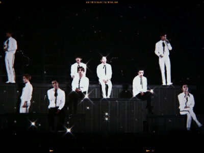 2012.4.8——2020.4.8
八年 我们之间才是新的开始
“我试图用那些漂亮的句子来形容你，但是不行。
我字字推敲写出长长一段话，你眉眼一弯熠熠生辉，就让我觉得，不行，这些文字写不出你眼里的星辰，写不出你唇角的…