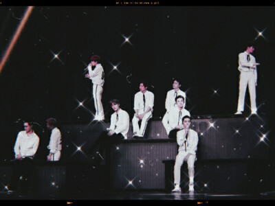 2012.4.8——2020.4.8
八年 我们之间才是新的开始
“我试图用那些漂亮的句子来形容你，但是不行。
我字字推敲写出长长一段话，你眉眼一弯熠熠生辉，就让我觉得，不行，这些文字写不出你眼里的星辰，写不出你唇角的…