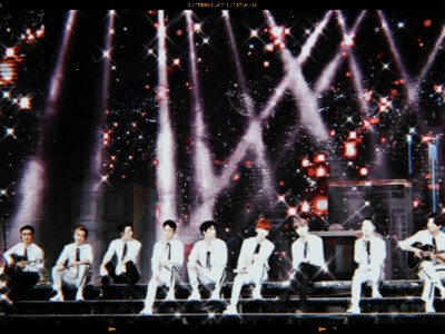 2012.4.8——2020.4.8
八年 我们之间才是新的开始
“我试图用那些漂亮的句子来形容你，但是不行。
我字字推敲写出长长一段话，你眉眼一弯熠熠生辉，就让我觉得，不行，这些文字写不出你眼里的星辰，写不出你唇角的…