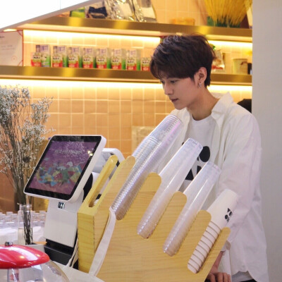 情头
二传注明堆糖 诗梦瑶