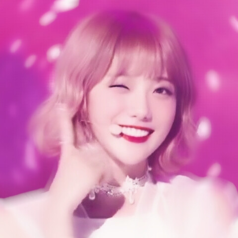 “银河用月色作饵，晚风为杆，想垂钓起落入你眼底的星光”
自调图，拿图dd，二传注明//北殃
李露朵