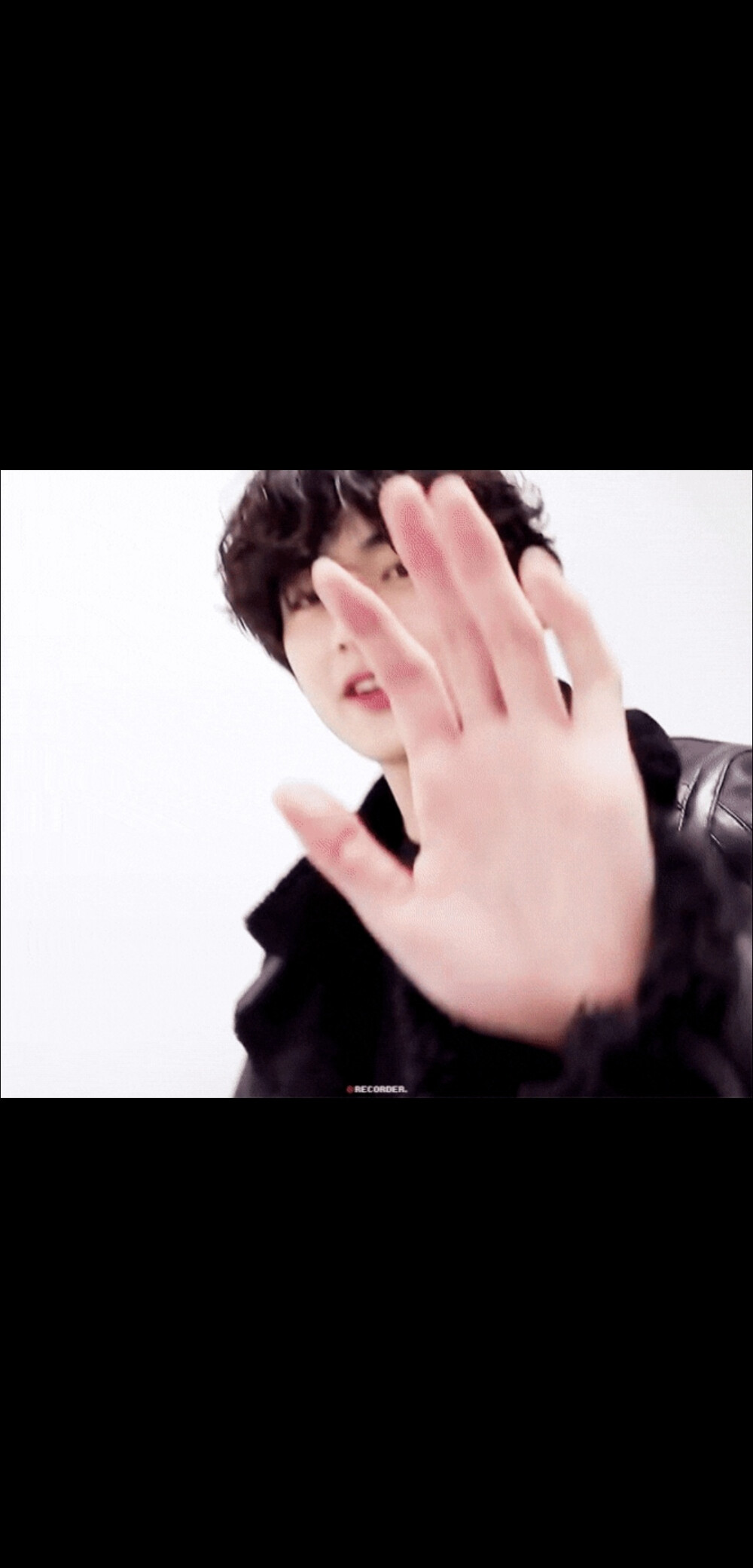 bts壁纸*金泰亨（图片来自网络）