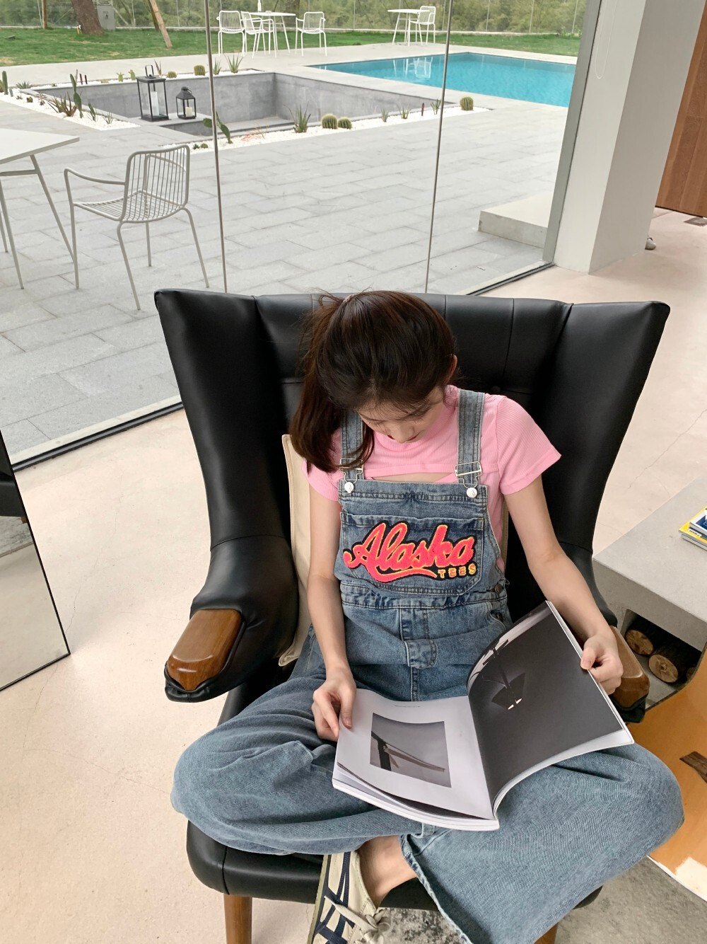梁子玥越网红中国穿搭日常壁纸女头头像自拍对镜拍美女微博搬运拍照